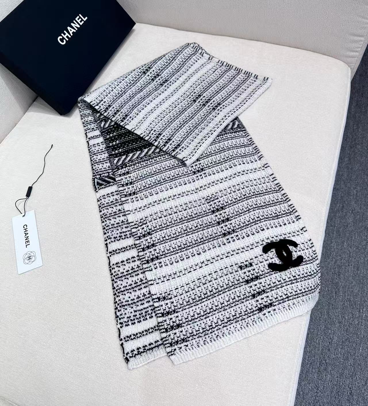 CHANEL 25S SCARF 180 CM IN CASHMERE 943879