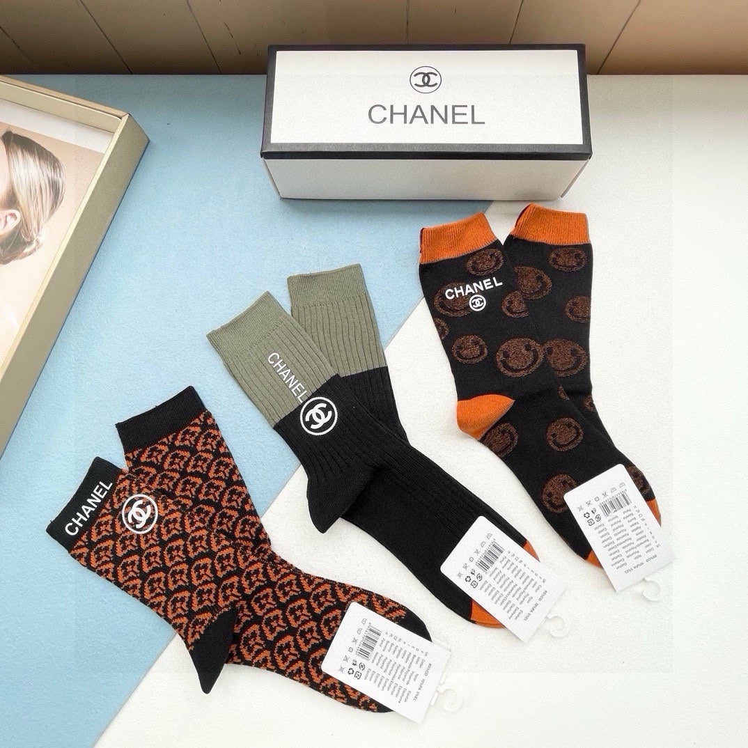 CHANEL CREW SOCKS 409650 ( 1 BOX )