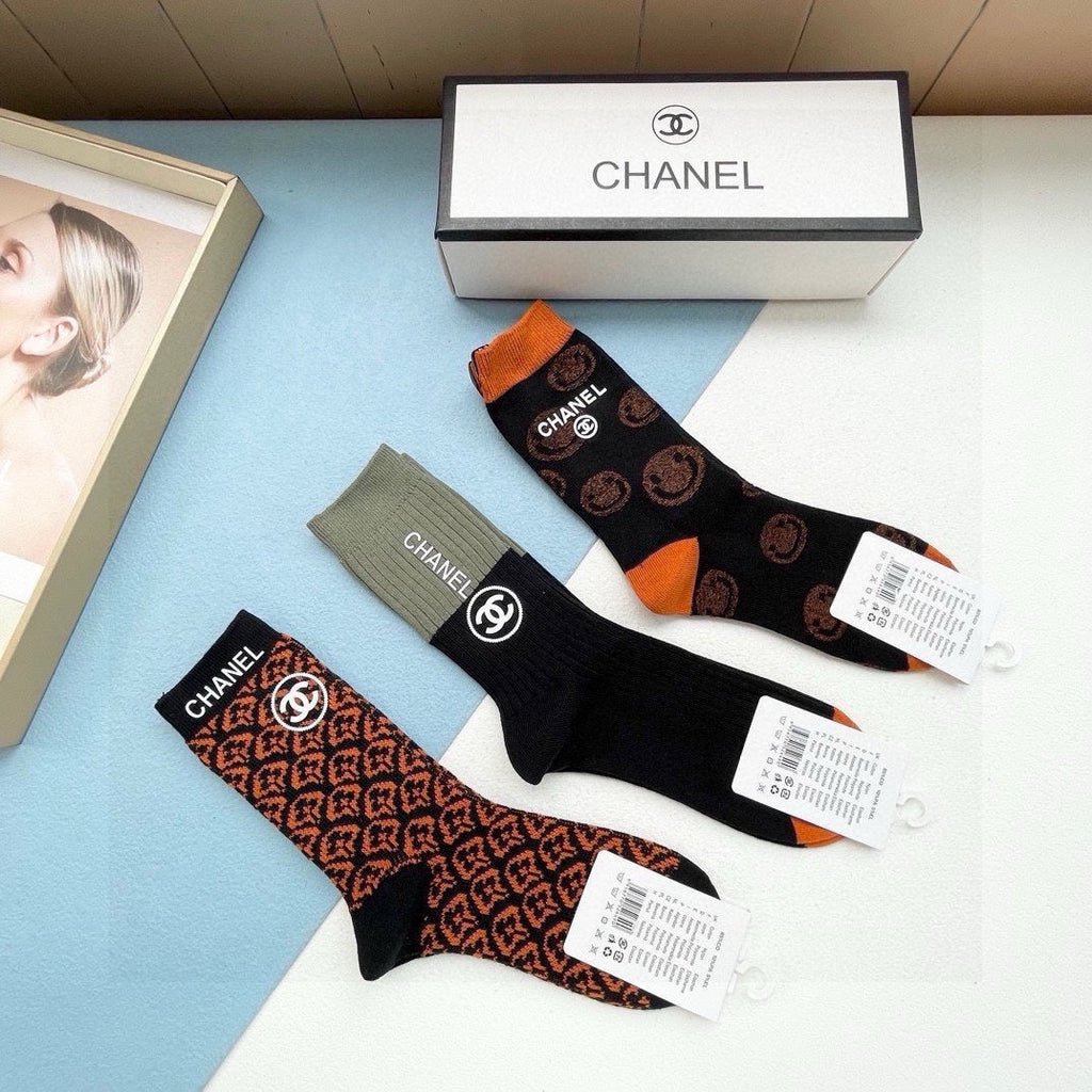 CHANEL CREW SOCKS 409650 ( 1 BOX )