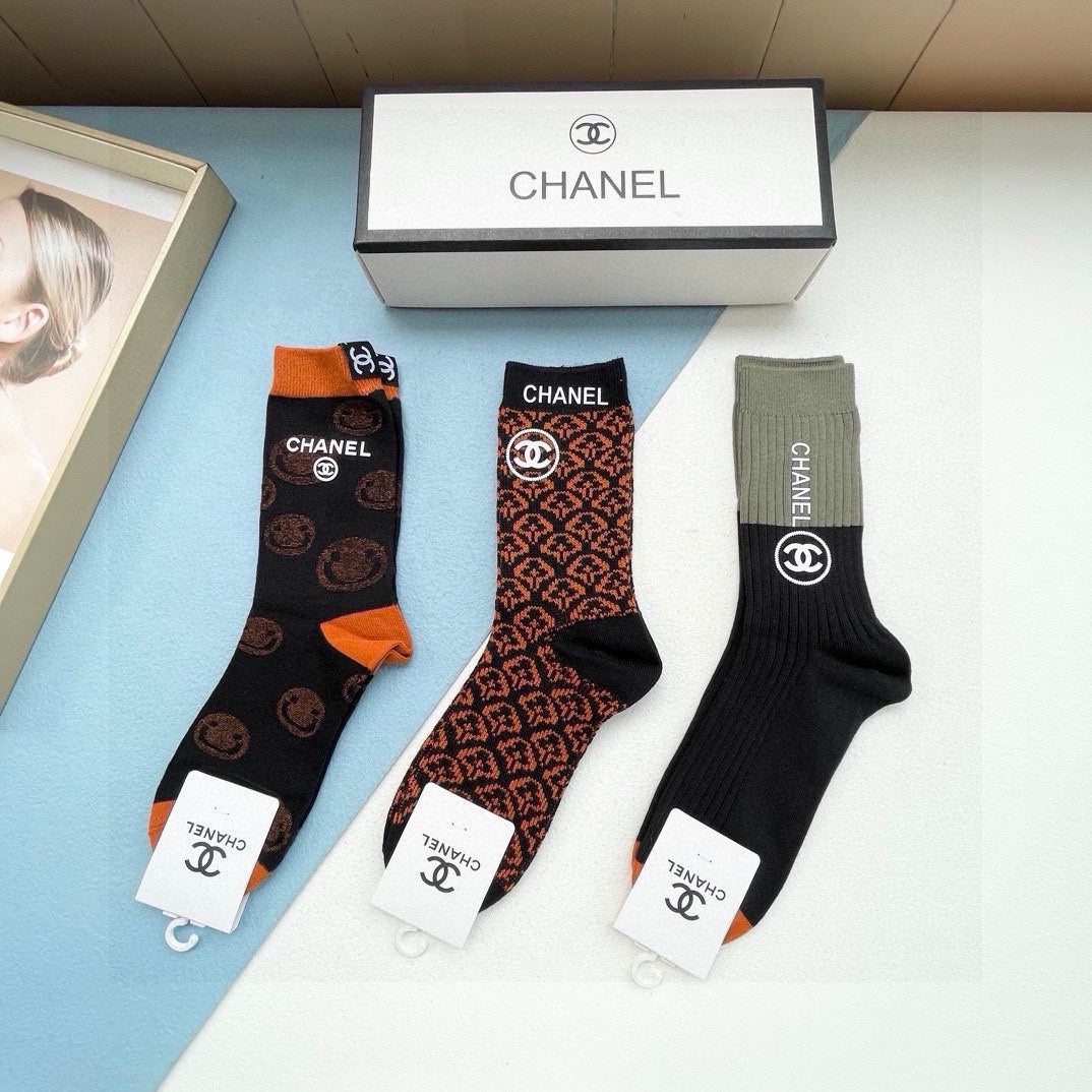 CHANEL CREW SOCKS 409650 ( 1 BOX )
