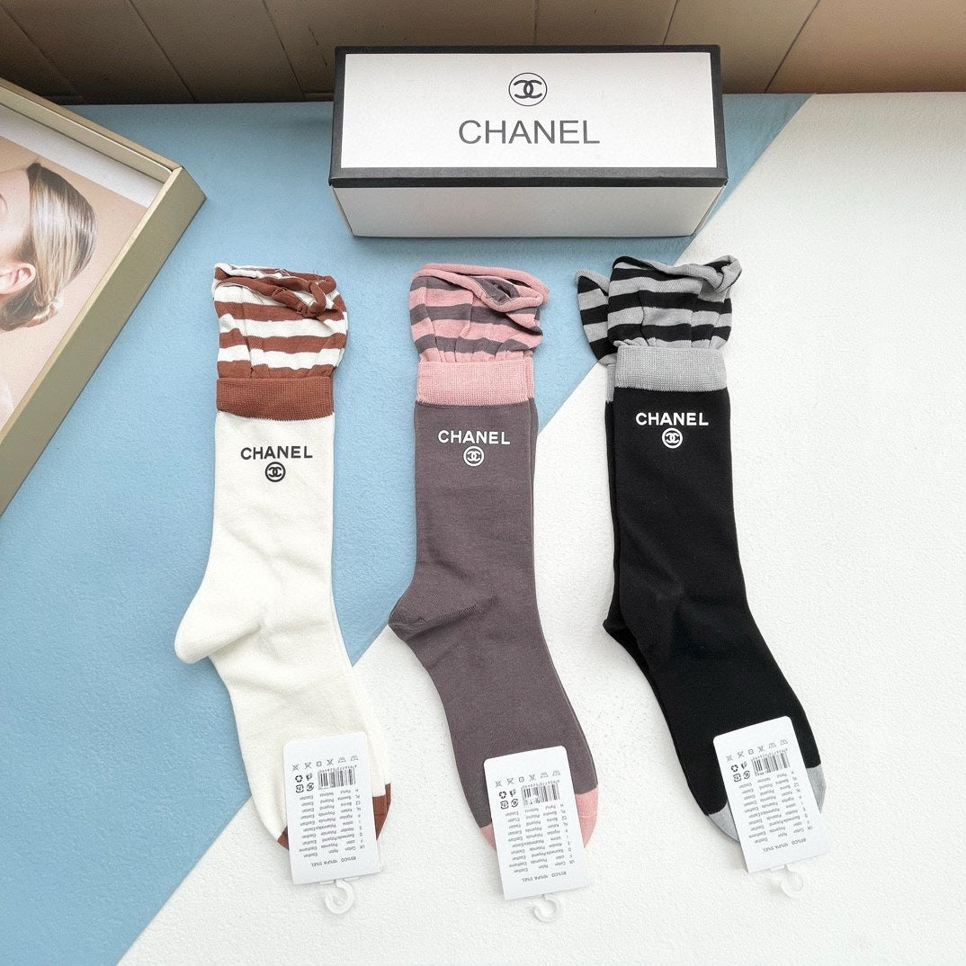 CHANEL CREW SOCKS 409473 ( 1 BOX )