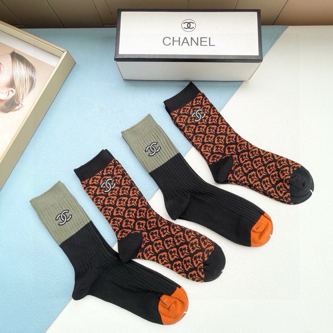 CHANEL CREW SOCKS 409474 ( 1 BOX )