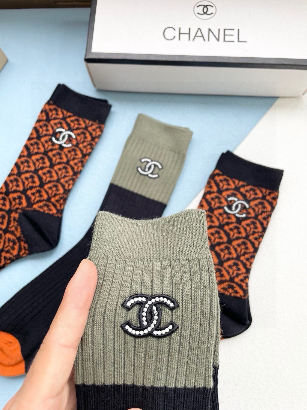 CHANEL CREW SOCKS 409474 ( 1 BOX )