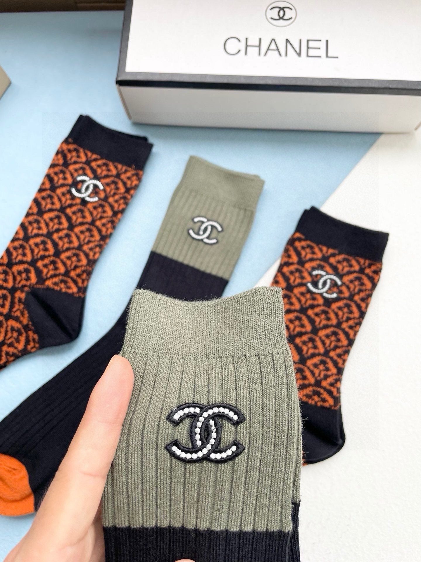 CHANEL CREW SOCKS 409474 ( 1 BOX )
