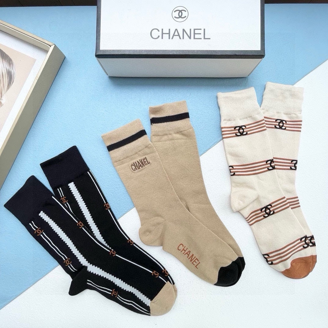 CHANEL CREW SOCKS 410909 ( 1 BOX )