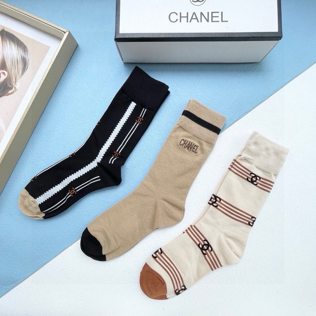 CHANEL CREW SOCKS 410909 ( 1 BOX )