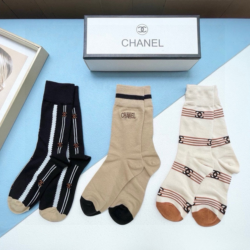 CHANEL CREW SOCKS 410909 ( 1 BOX )