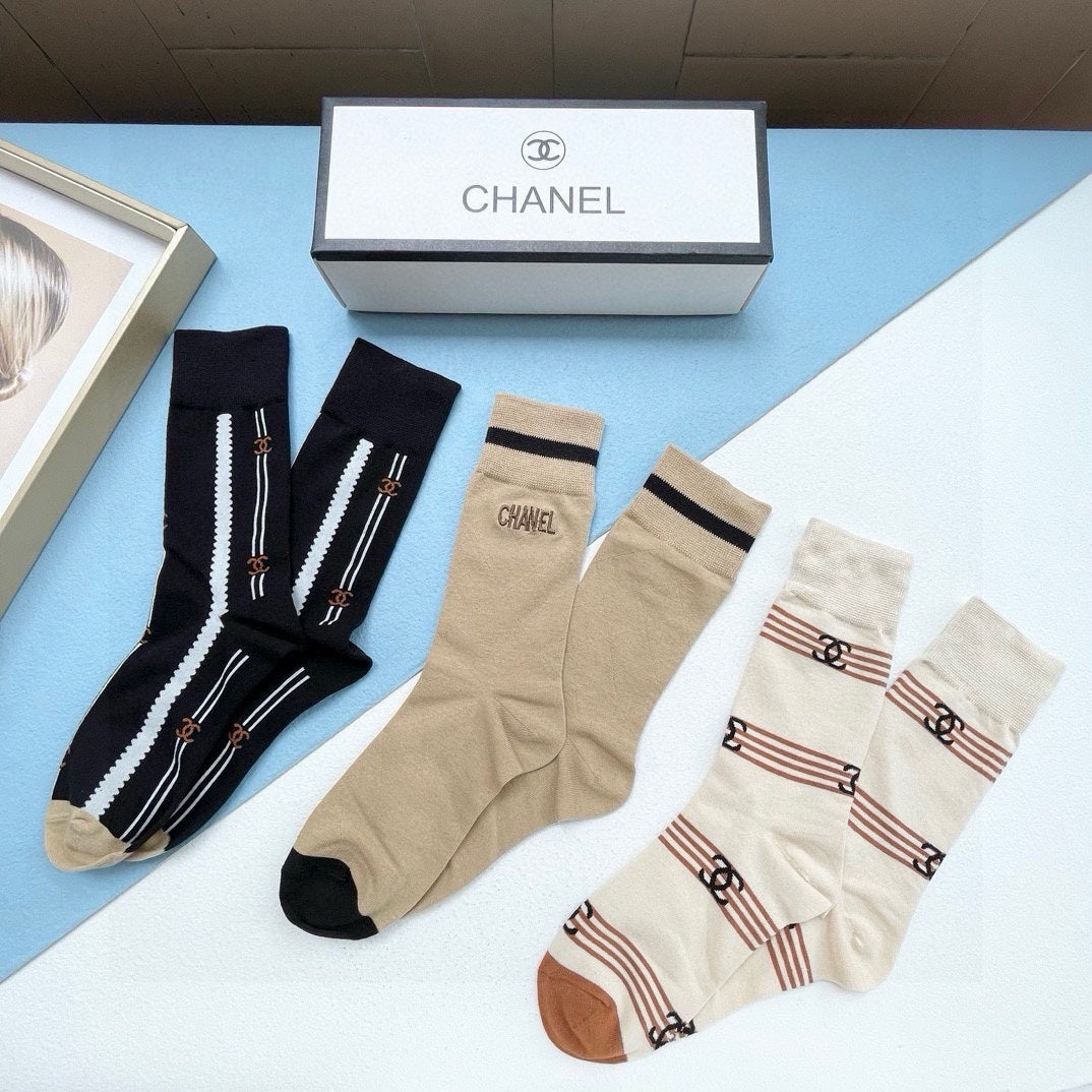 CHANEL CREW SOCKS 410909 ( 1 BOX )