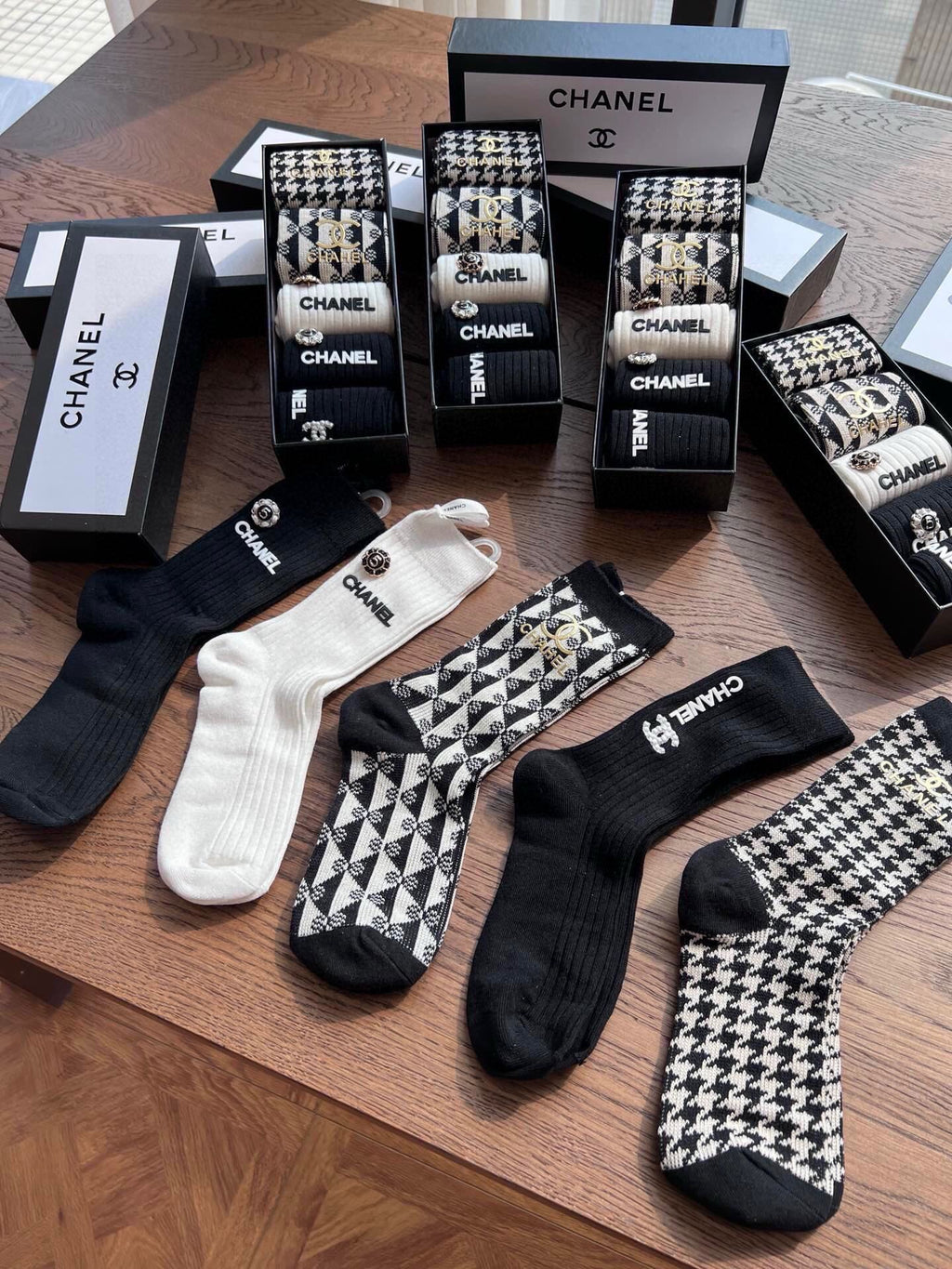 CHANEL CREW SOCKS 416051 ( 1 BOX )