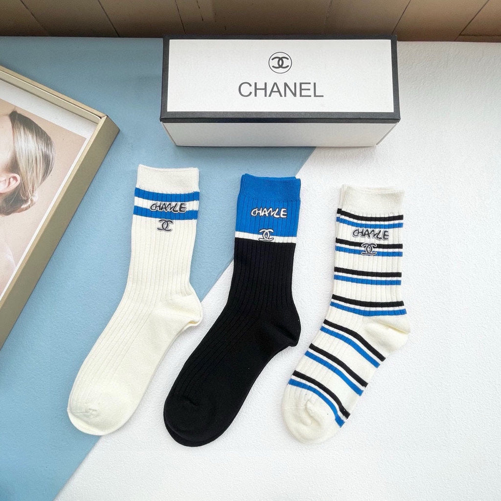 CHANEL CREW SOCKS 423885 (1 BOX)