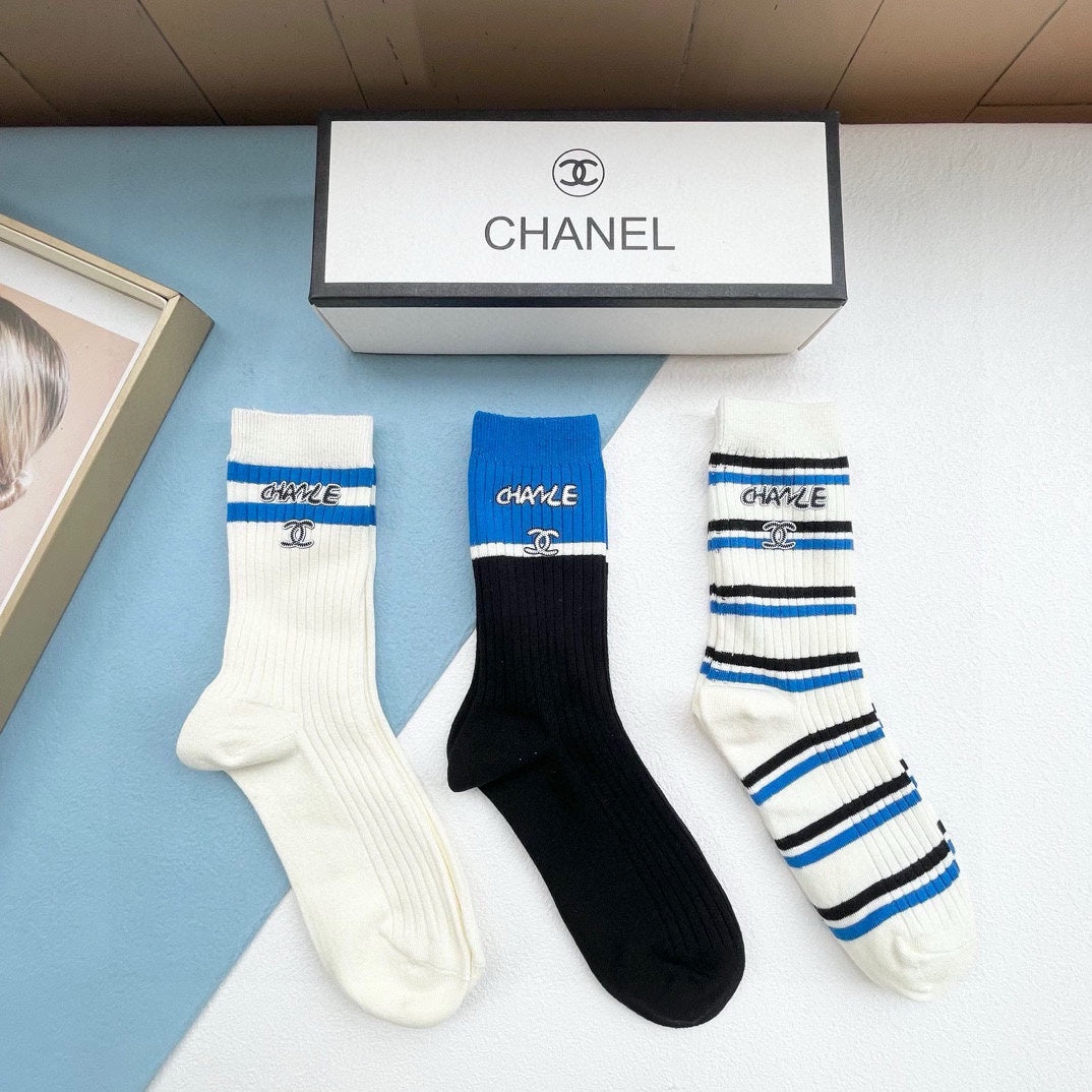 CHANEL CREW SOCKS 423885 (1 BOX)