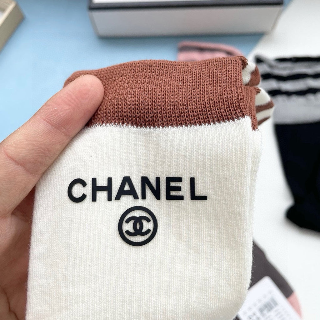 CHANEL CREW SOCKS 423891 (1 BOX)