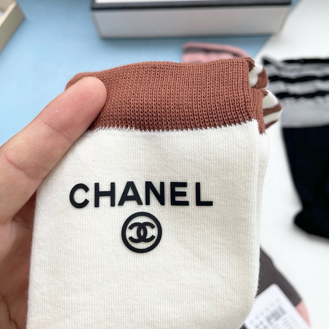 CHANEL CREW SOCKS 423891 (1 BOX)