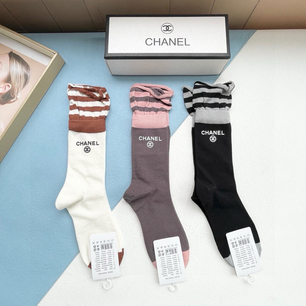 CHANEL CREW SOCKS 423891 (1 BOX)