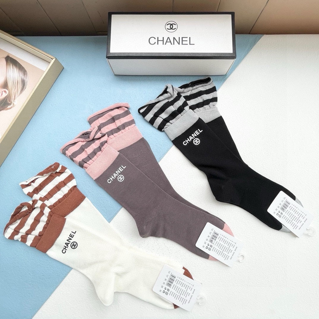 CHANEL CREW SOCKS 423891 (1 BOX)