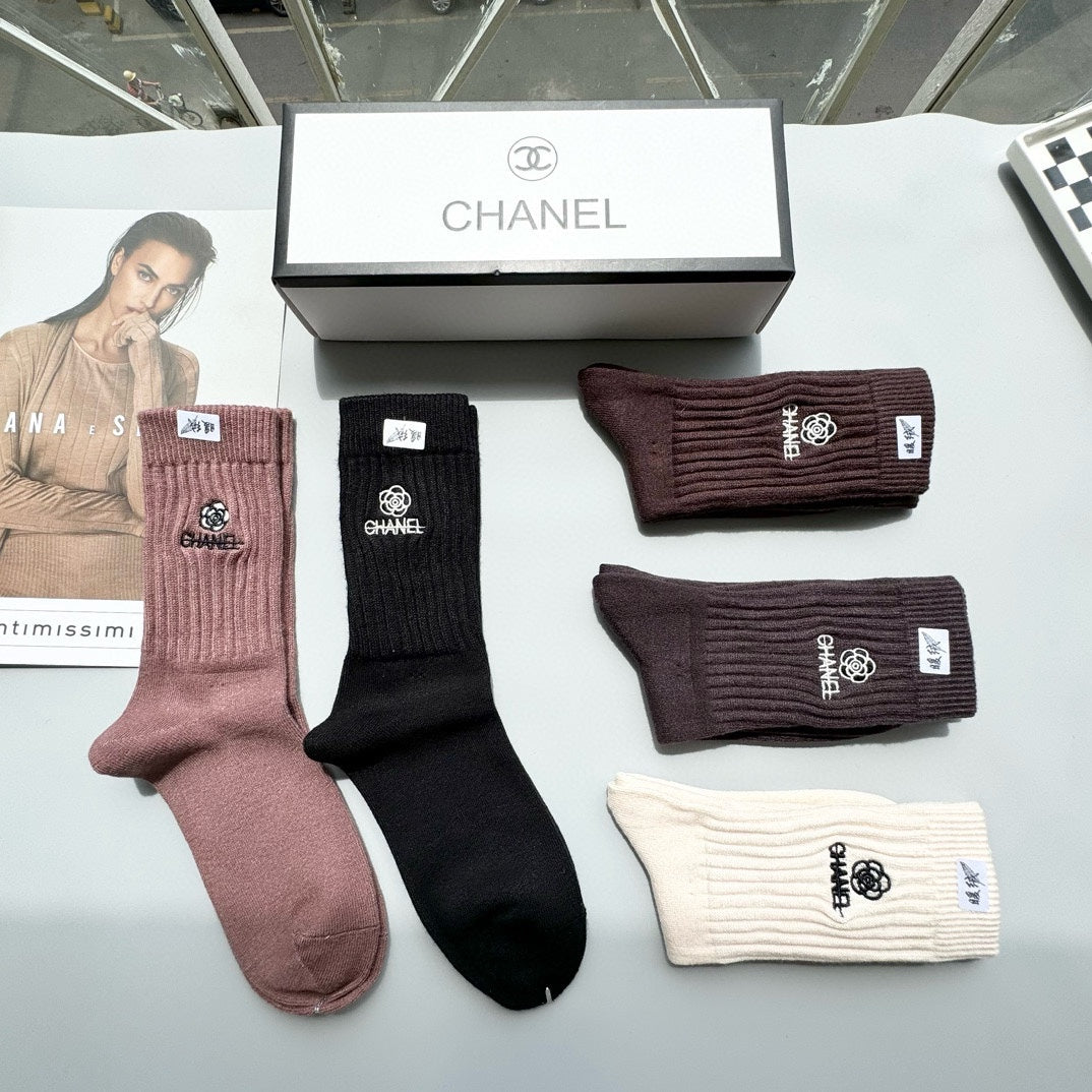 CHANEL CREW SOCKS 423901 (1 BOX)