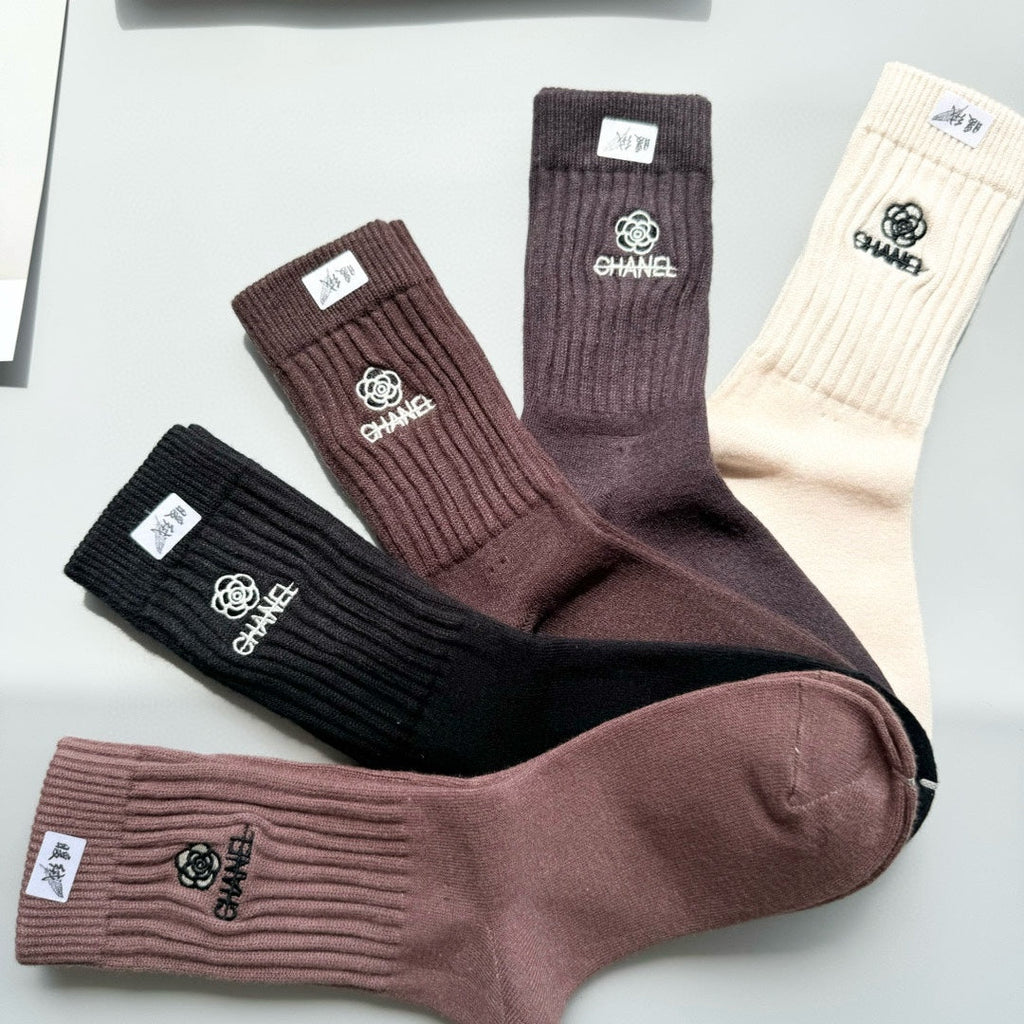 CHANEL CREW SOCKS 423901 (1 BOX)