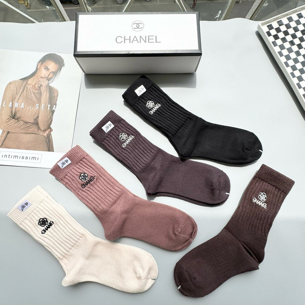 CHANEL CREW SOCKS 423901 (1 BOX)