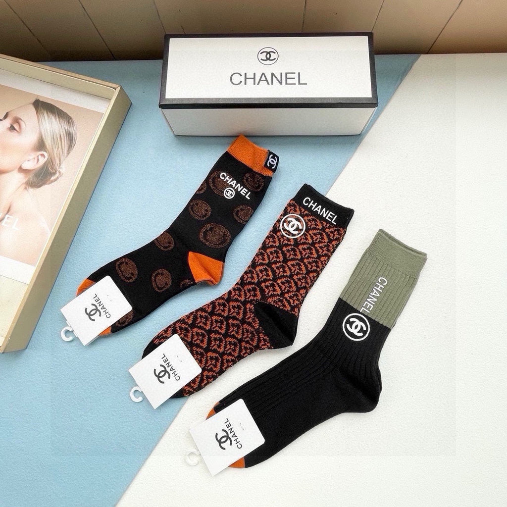 CHANEL CREW SOCKS 423923 (1 BOX)