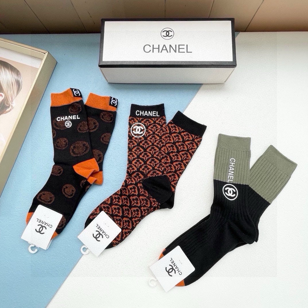CHANEL CREW SOCKS 423923 (1 BOX)
