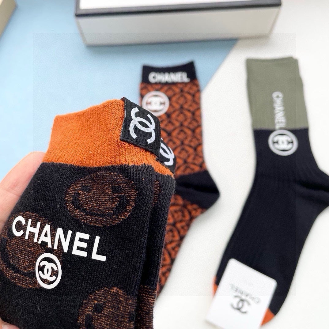 CHANEL CREW SOCKS 423923 (1 BOX)