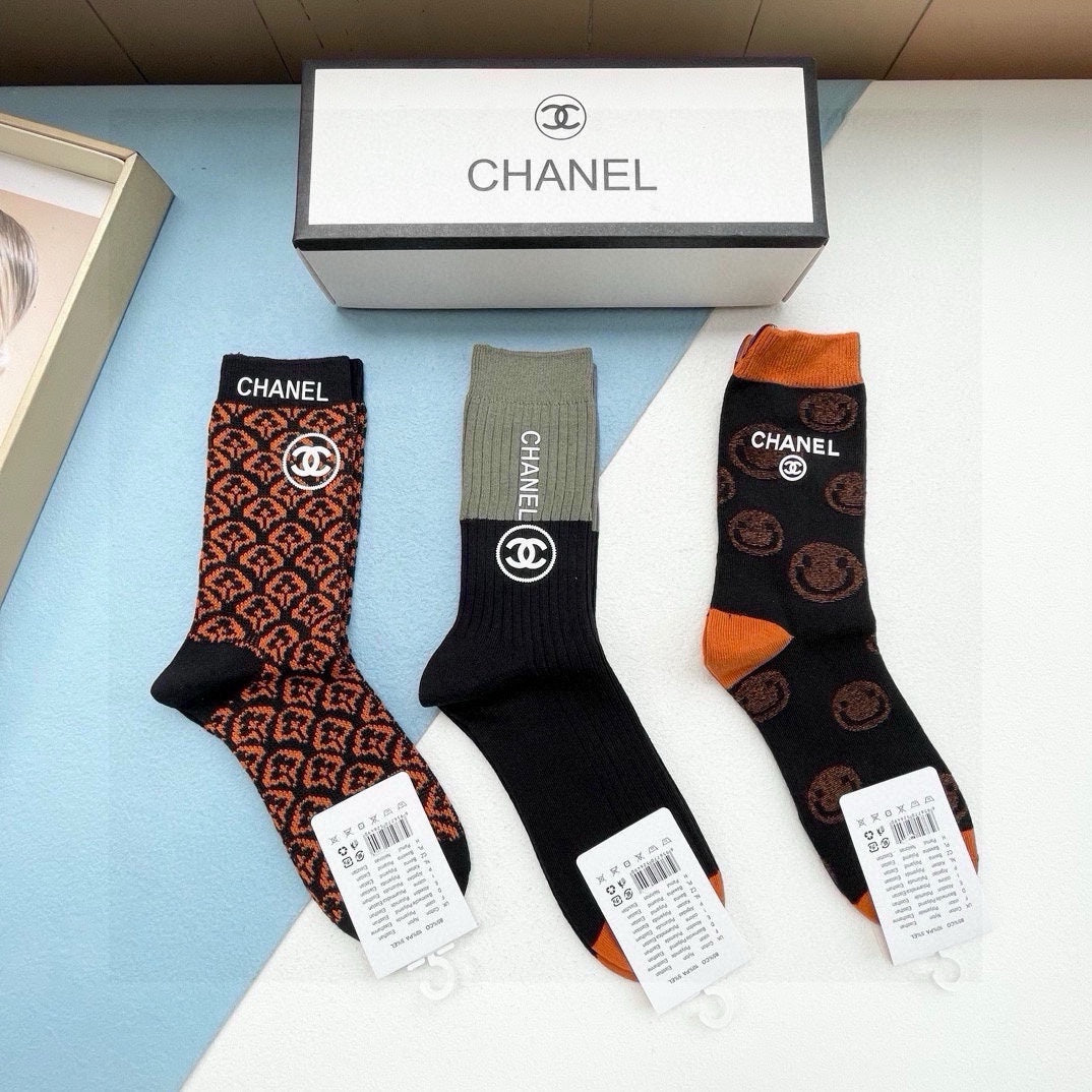 CHANEL CREW SOCKS 423923 (1 BOX)