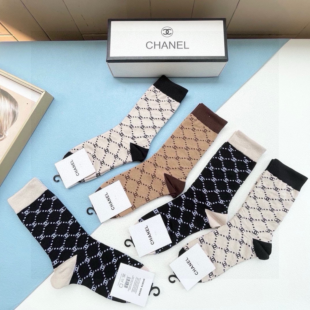 CHANEL CREW SOCKS 423935 (1 BOX)