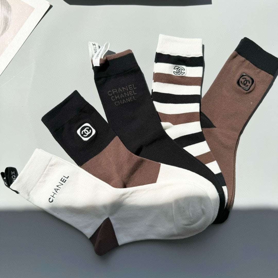 CHANEL CREW SOCKS 423688 (1 BOX)