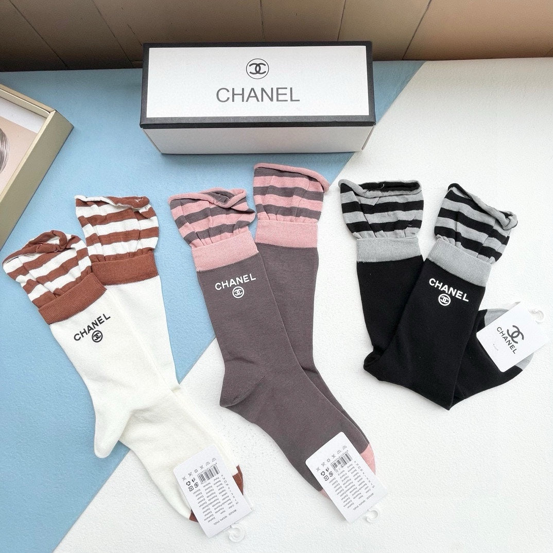 CHANEL CREW SOCKS 425566 ( 1 BOX )