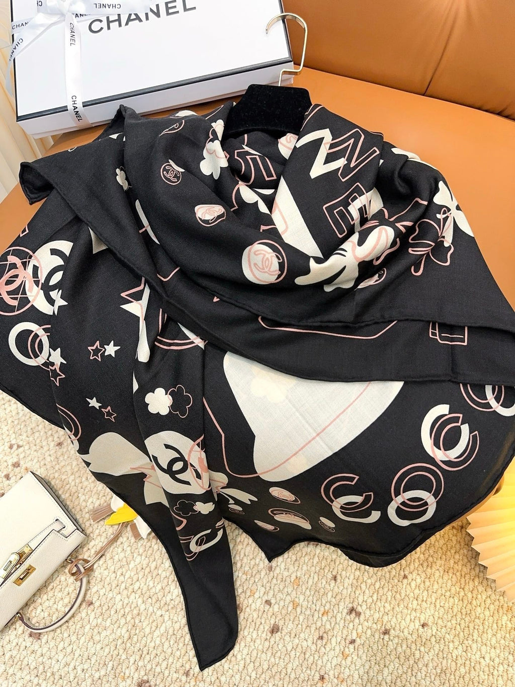 CHANEL 25S SCARF 140 CM IN CASHMERE SILK 943926