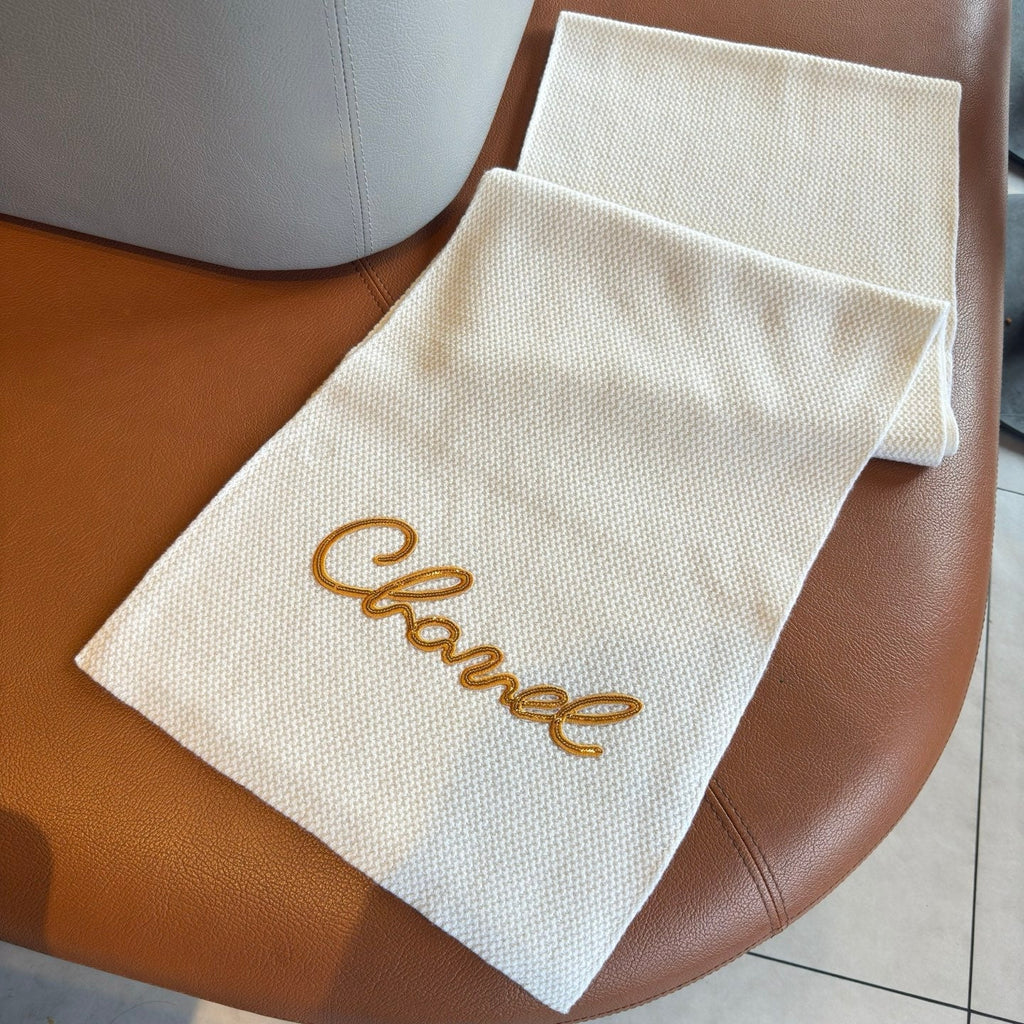 CHANEL 25S SCARF 180 IN CASHMERE 876131