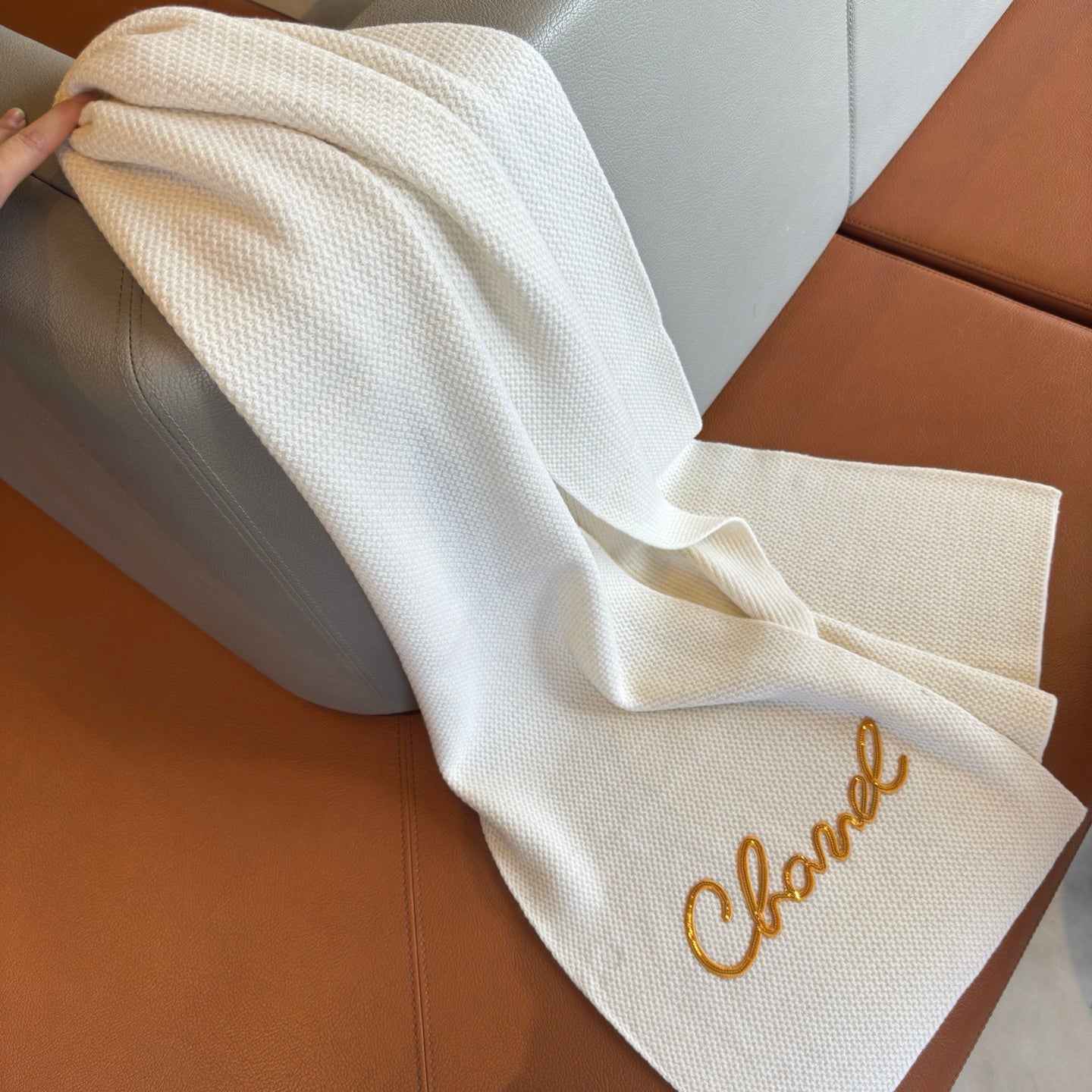 CHANEL 25S SCARF 180 IN CASHMERE 876131