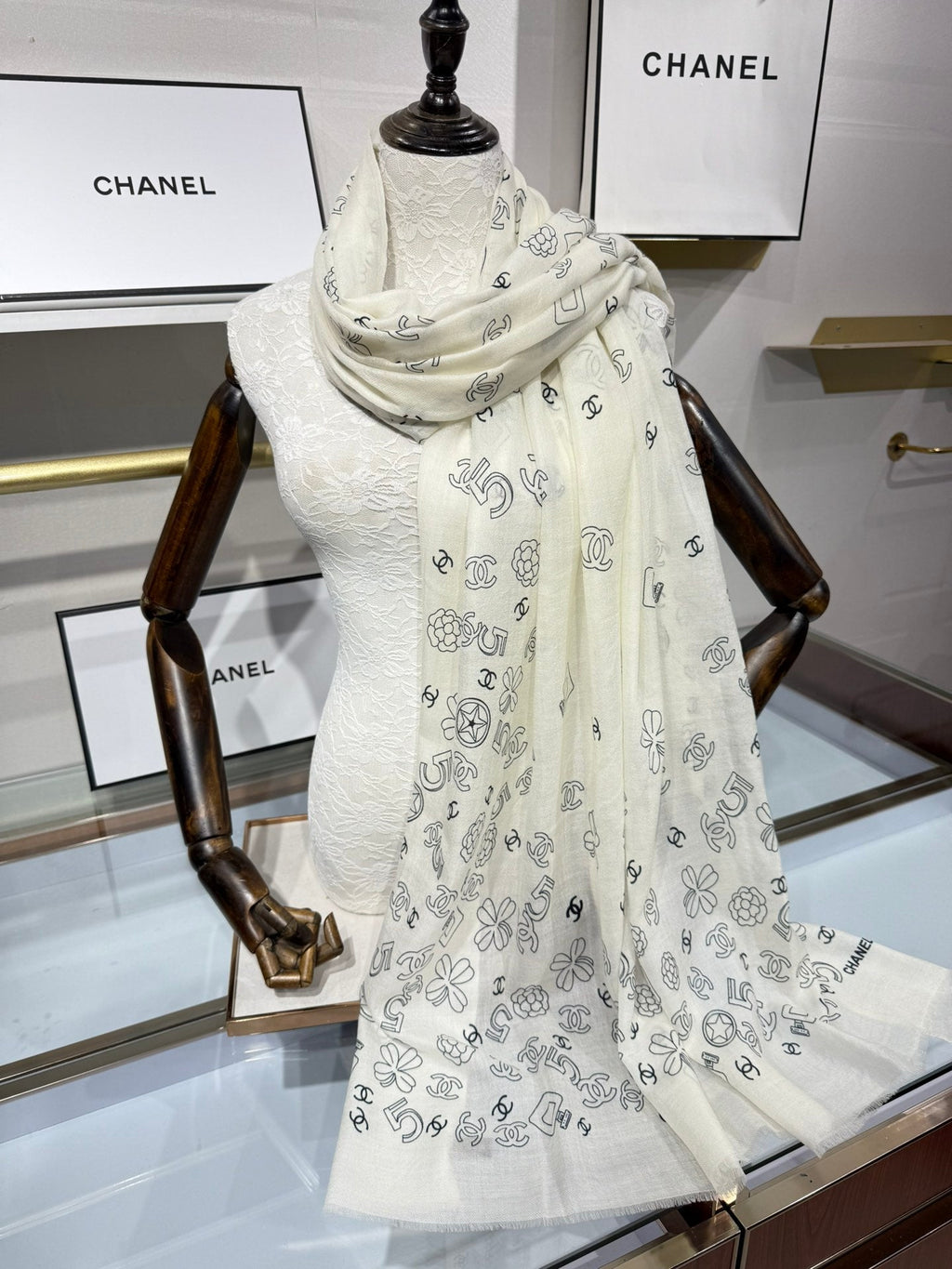 CHANEL 25S SCARF 200 IN CASHMERE 706596