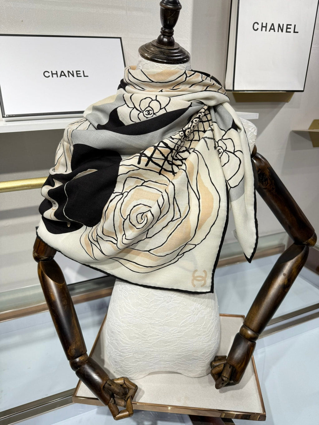 CHANEL 25S SCARF 140 IN SILK 732159