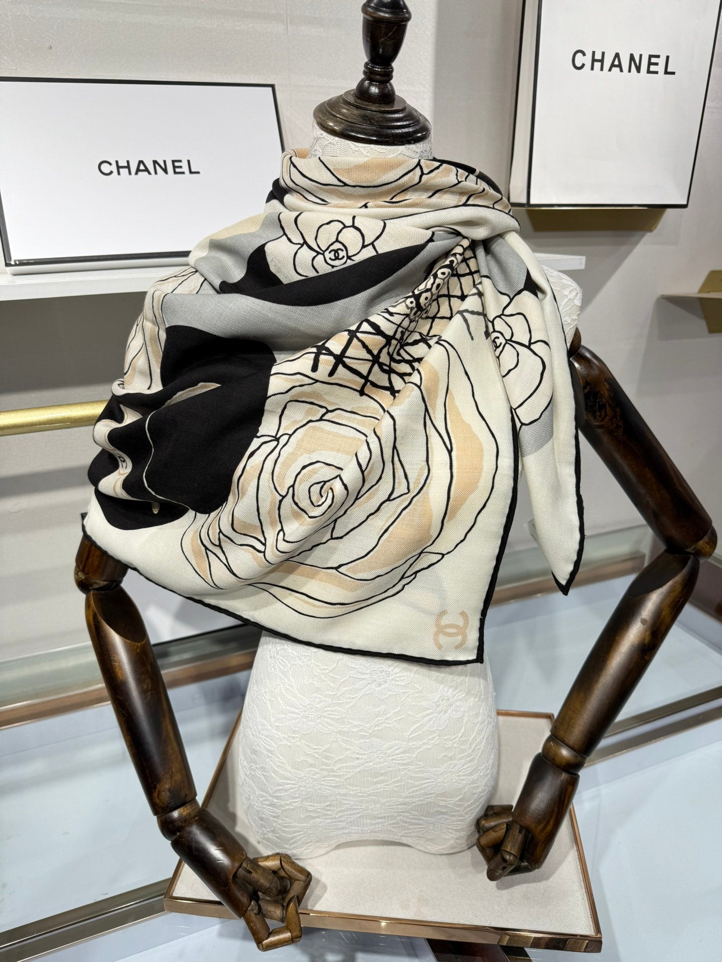 CHANEL 25S SCARF 140 IN SILK 732159
