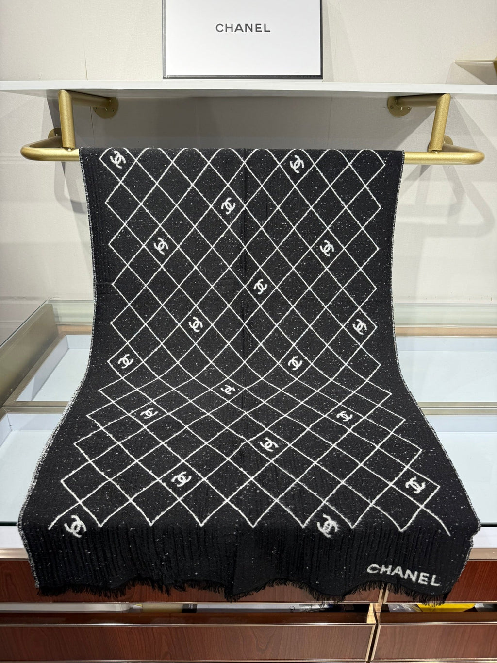 CHANEL 25S SCARF 195 IN CASHMERE 880355