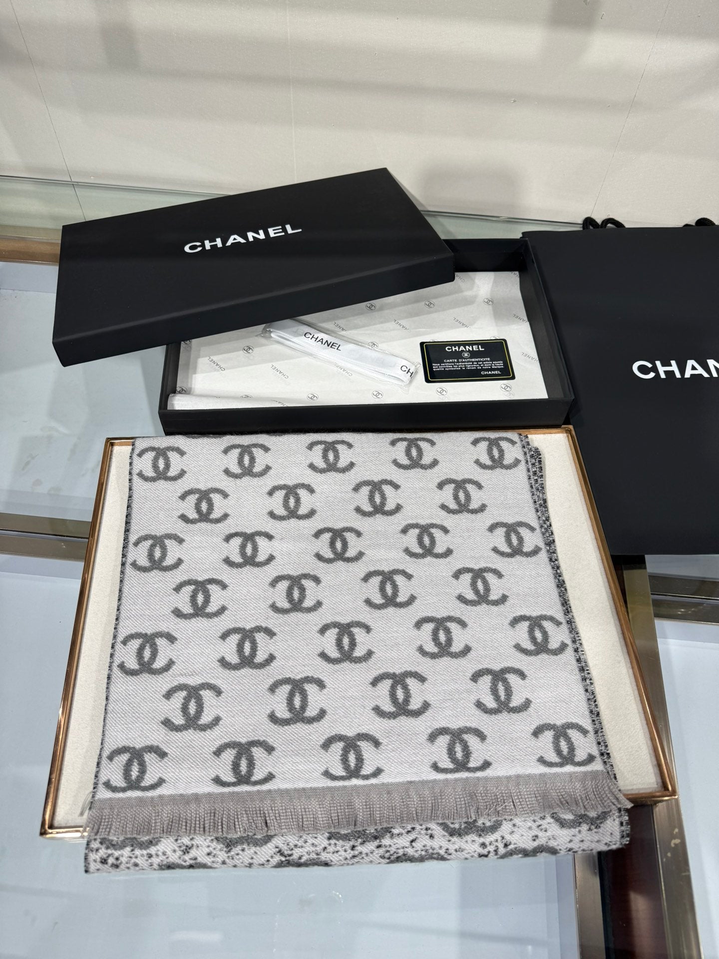 CHANEL 25S SCARF 185 CM IN CASHMERE 943078
