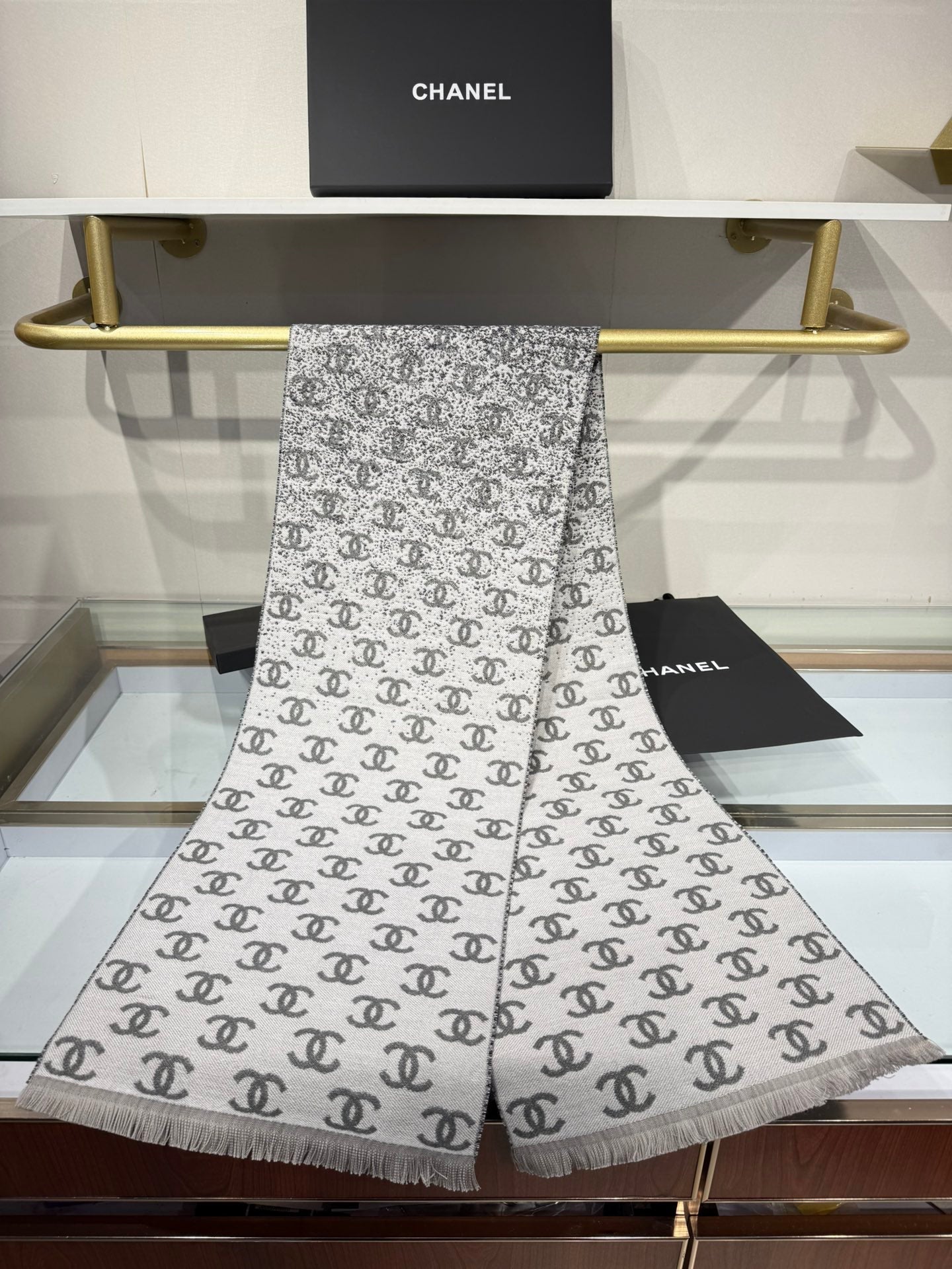 CHANEL 25S SCARF 185 CM IN CASHMERE 943078