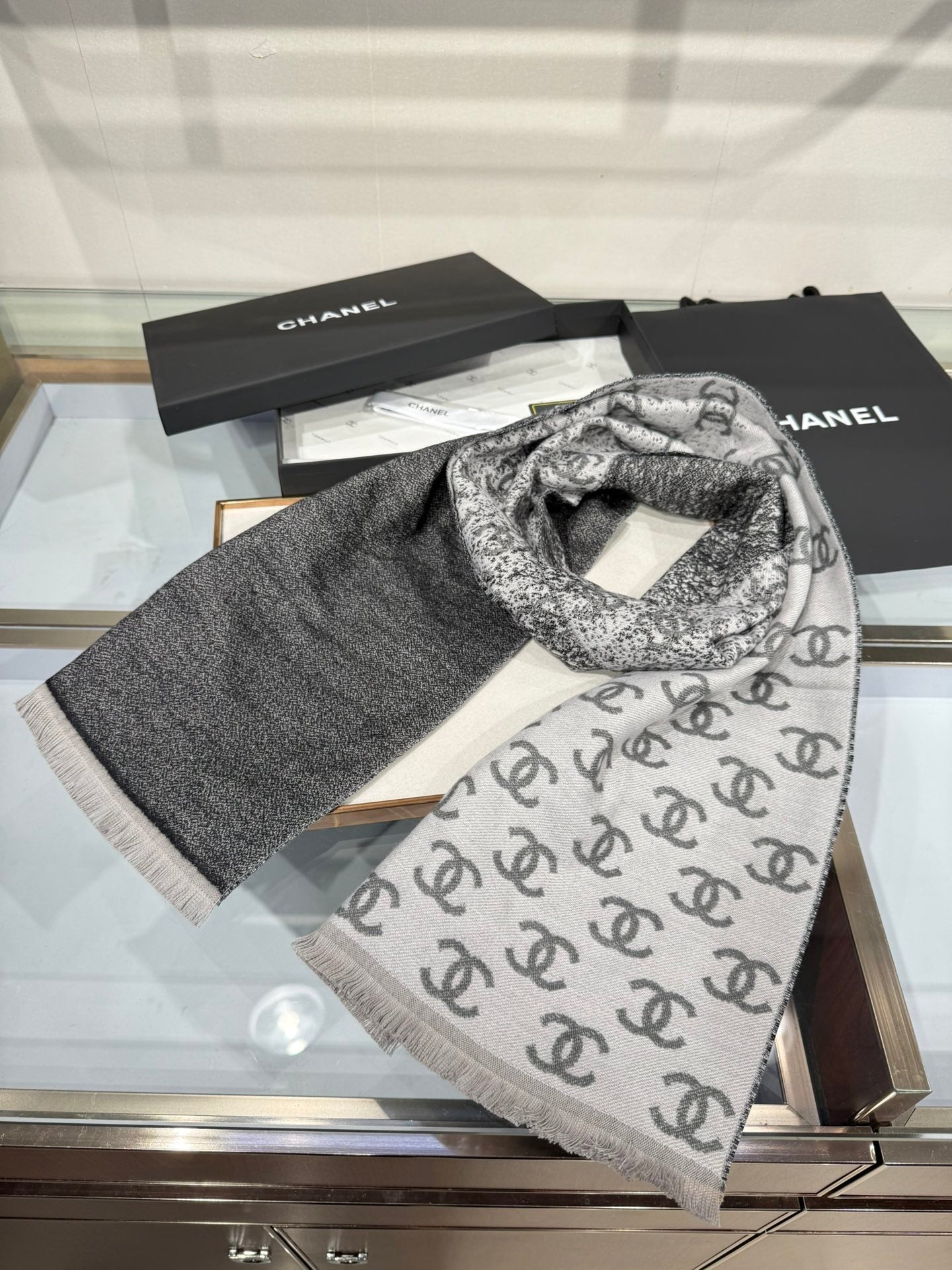 CHANEL 25S SCARF 185 CM IN CASHMERE 943078